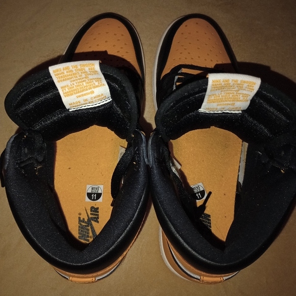 IOB Air Jordan 1 Retro High OG Taxi Mens Size 11 VNDS - Picture 12 of 16